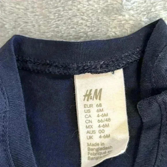 Gymboree & H&M - 2  piece baby set. Size 6-12 months - Picture 3 of 7